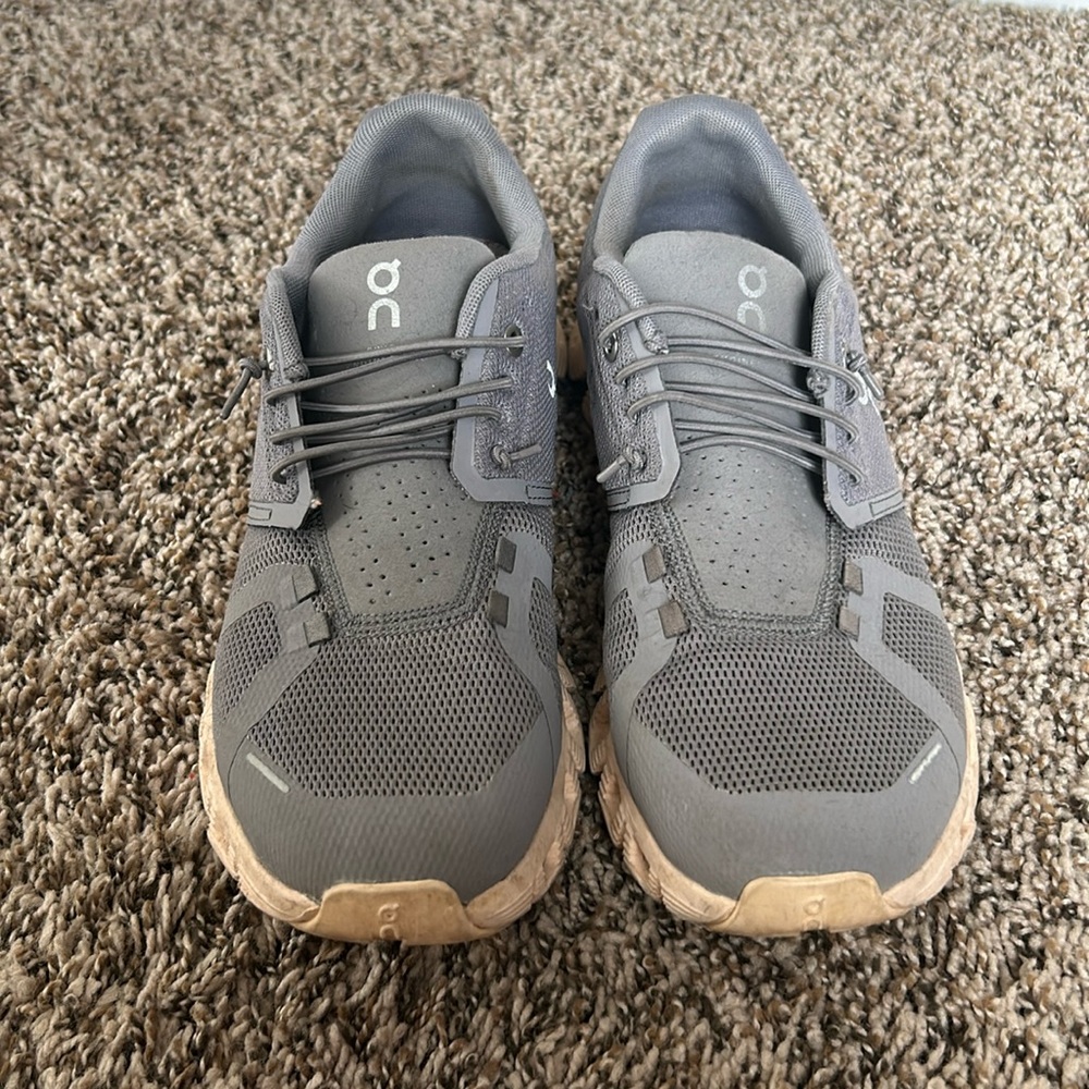 On Cloud 5 gray women’s shoes. Worn a handful of times.